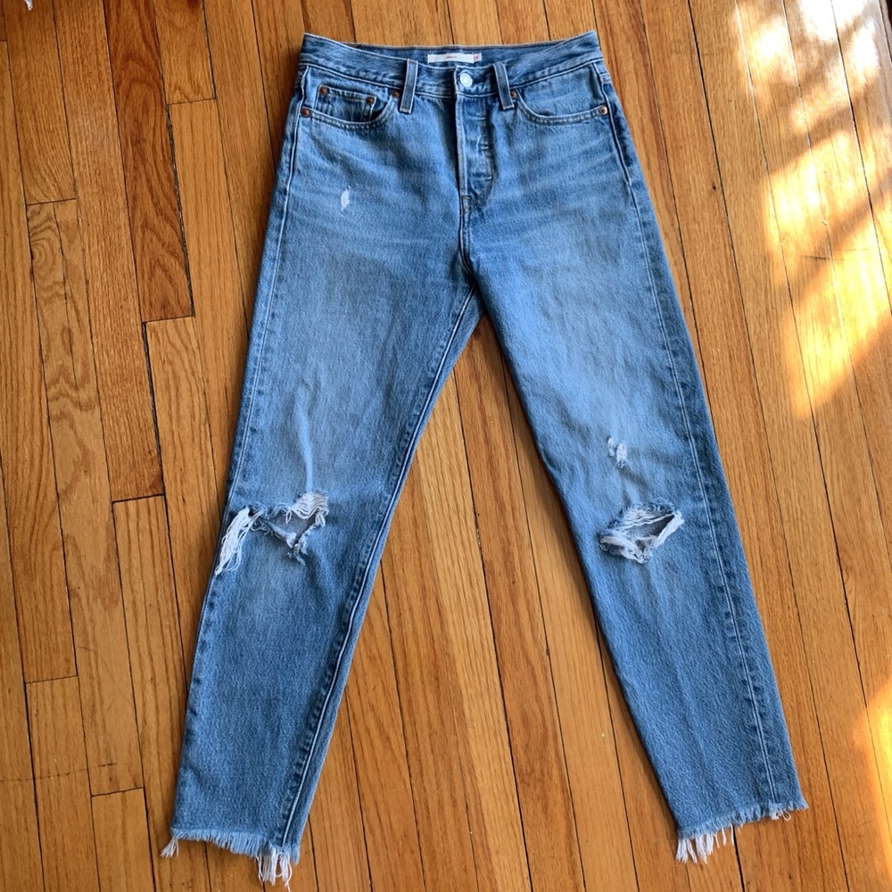 SOLD Levi’s Wedgie straight Jeans size 26